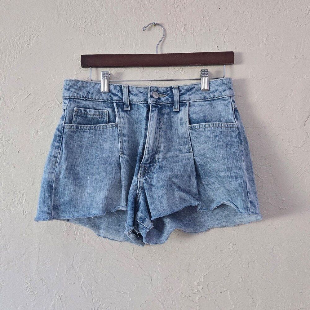 Forever 21 Denim Shorts Size 28